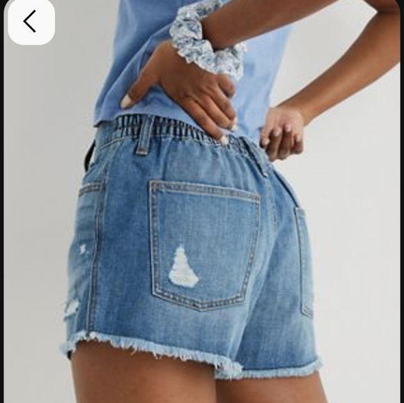 aerie Pants - SOLD - Aerie Daydream Denim Short Medium Blue Wash  ** Small **  EUC!!!!